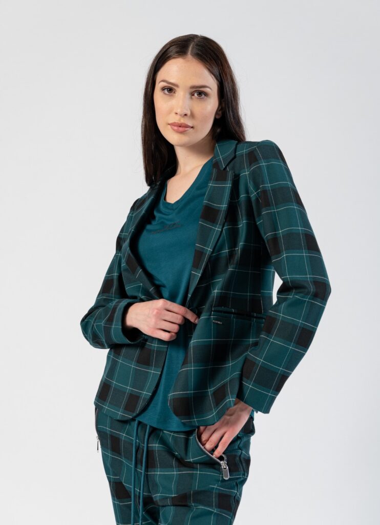 X01X22329100799uKx2BVS04wE99_1400x1400